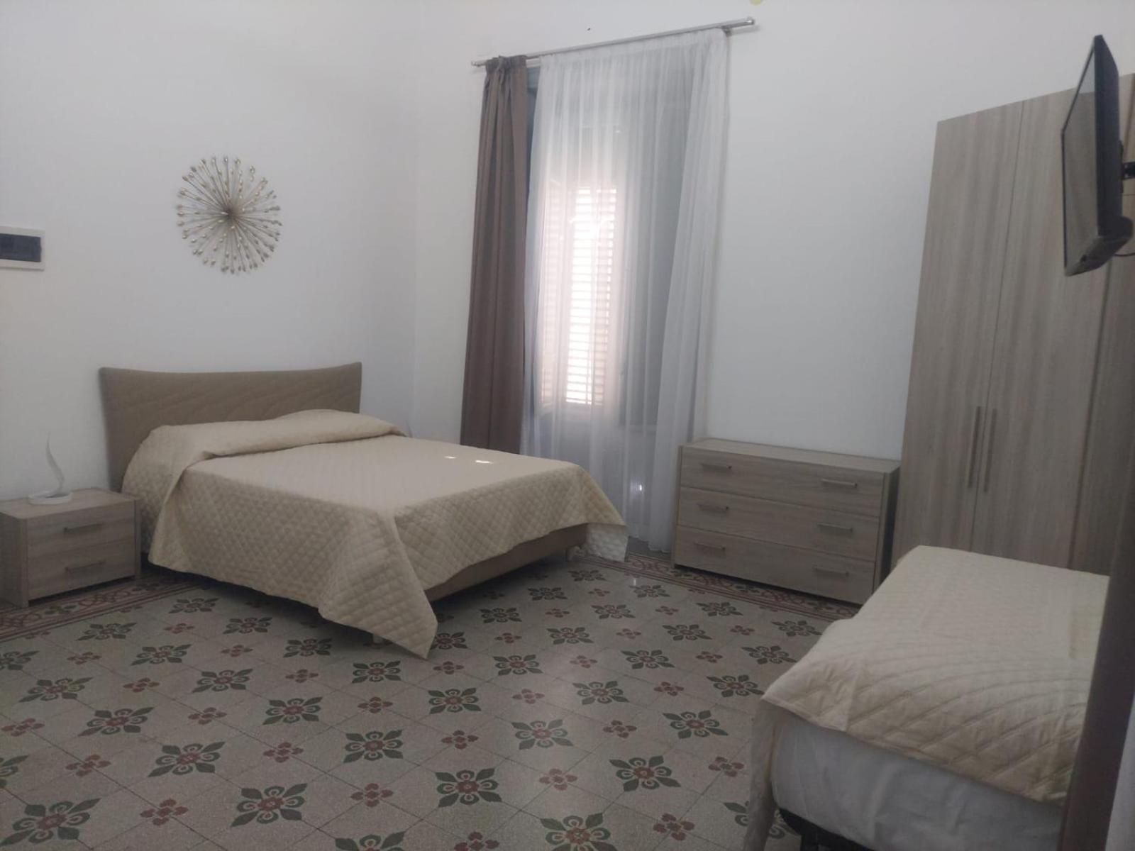 Guest House Lamphotel Militello Palermo Exterior foto